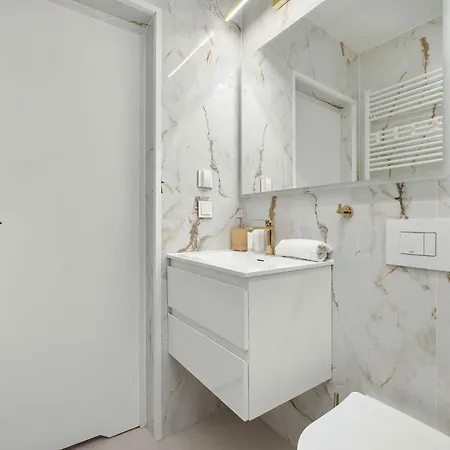 Klimatyzowany Apartament Blisko Centrum Lublin Cyrulicza 4 By Heyrent Apartment